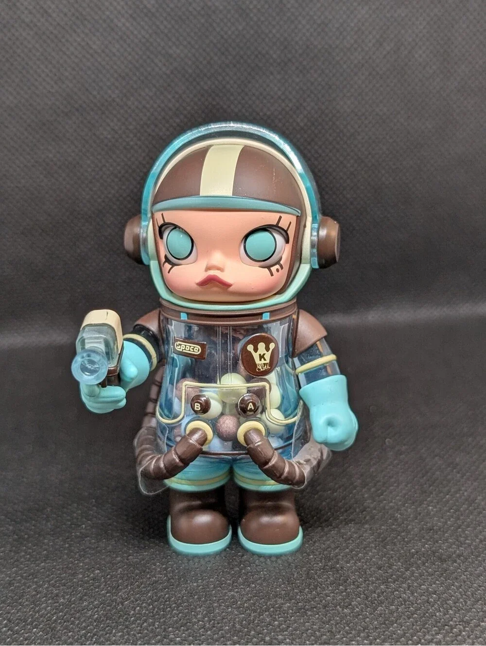 Pop Mart Mega Space Molly 100% Mint Chocolate Figure